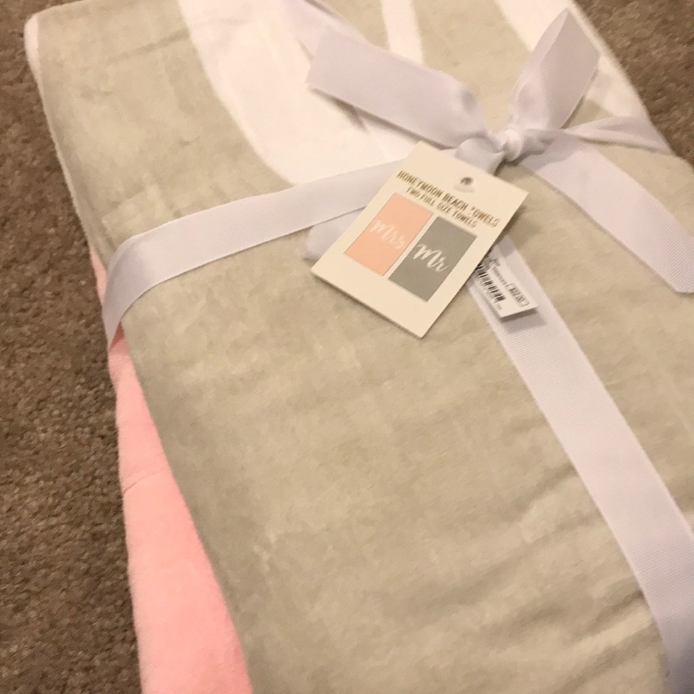 Mr. and Mrs. Honeymoon Beach Towels NEW Grey/Pink
